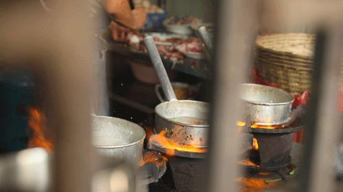 西门老街19元一碗的牛肉海鲜面，虽贵但好吃到勾魂