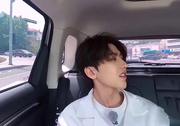 蔡徐坤以前整过容是什么样的,蔡徐坤整过容前后的脸图片