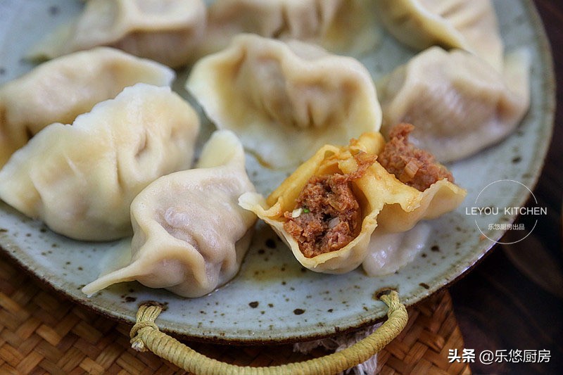 年夜饭吃素馅饺子还是肉馅饺子好,年夜饭主食吃米饭还是饺子
