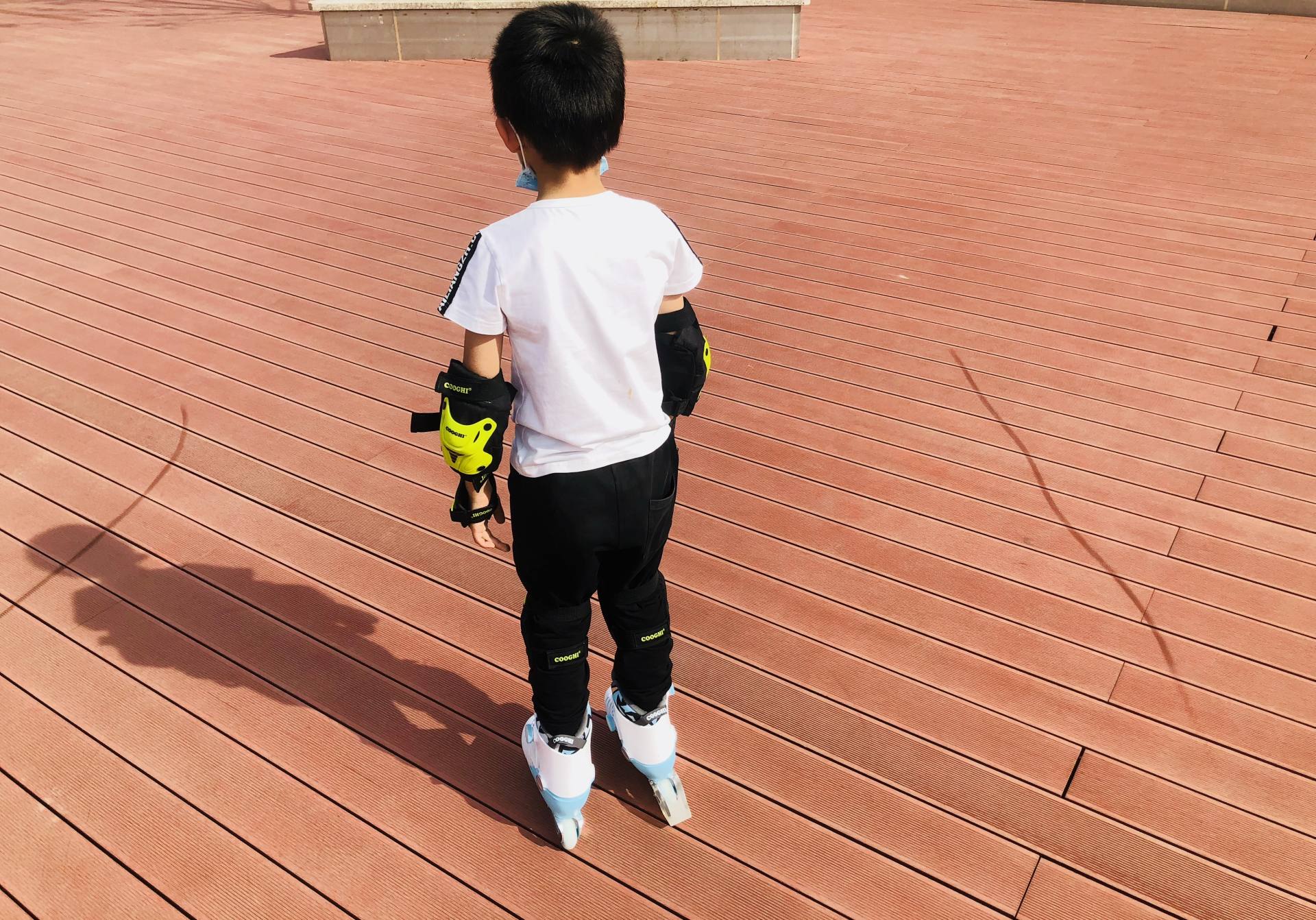 轮滑鞋5-12岁初学者酷骑,cooghi酷骑儿童轮滑鞋测评