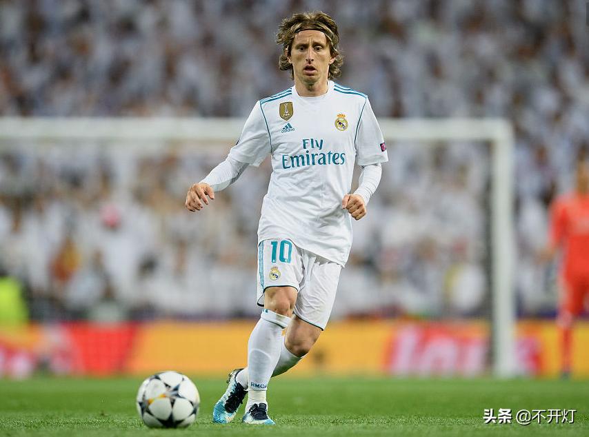 莫德里奇精彩足球瞬间,16岁足球老将与小将莫德里奇