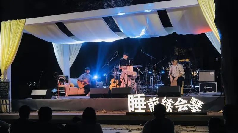 真正的会弹吉他的人,会弹吉他的人给人的感觉