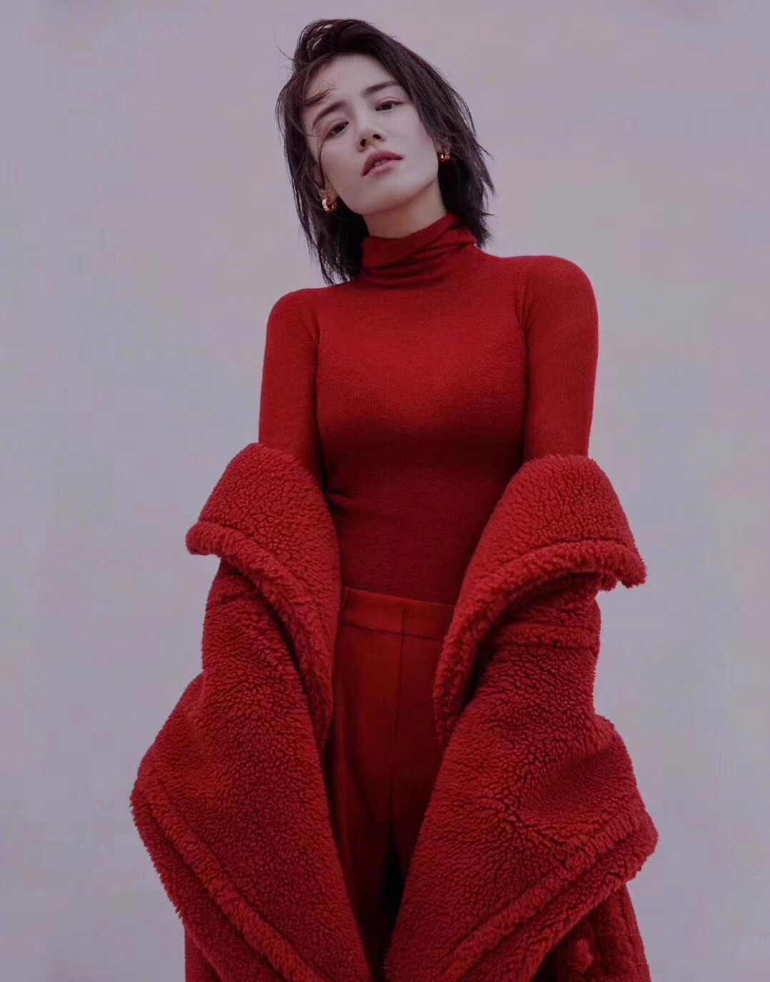 脸大肩厚怎样穿衣显瘦,脸大怎么穿显瘦