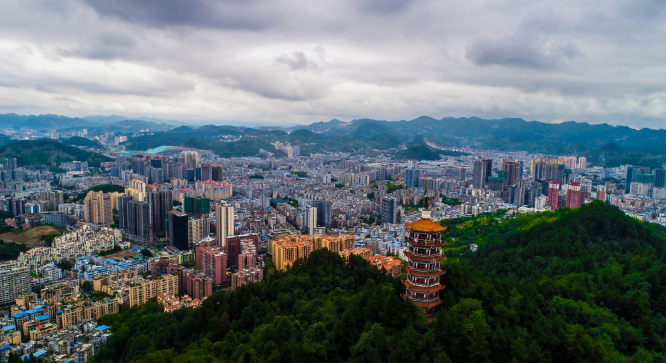 贵阳与遵义之争,遵义和贵阳比起来哪个最好