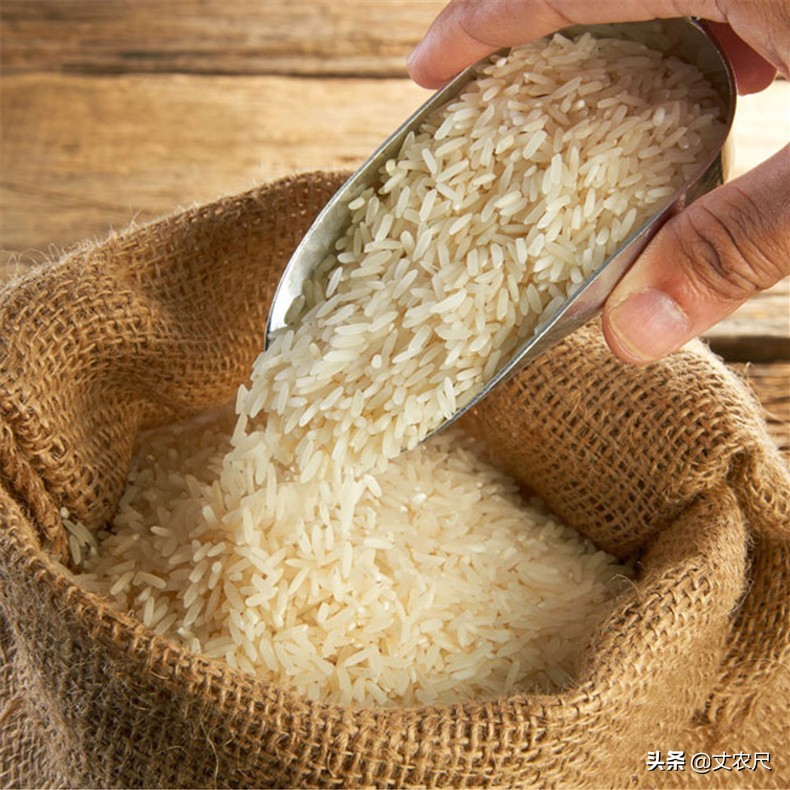 2元一斤和10元七斤哪个便宜,10元一斤大米和5元一斤的区别