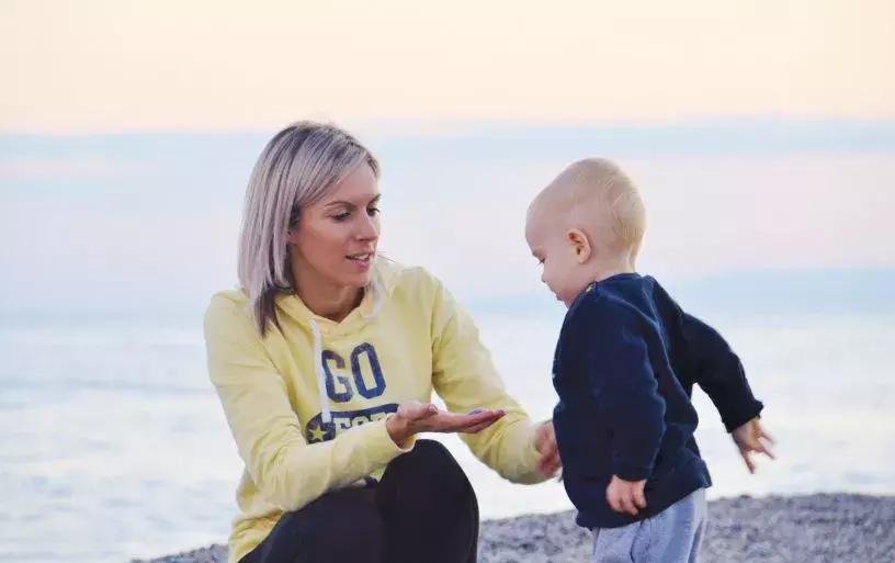 幼儿园宝宝爆粗口怎么教,家长怎么教育爆粗口的女孩