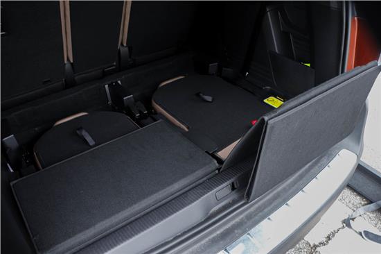 动力强底盘稳隔音好,动力强劲底盘扎实的汽车