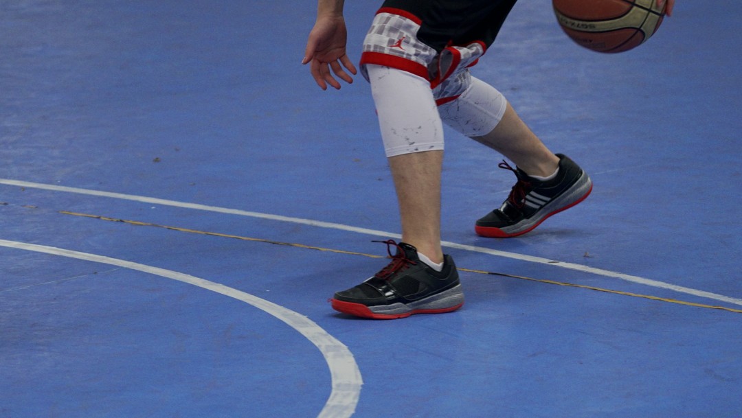 阿里纳斯1代简版复刻,阿迪2开头的实战篮球鞋