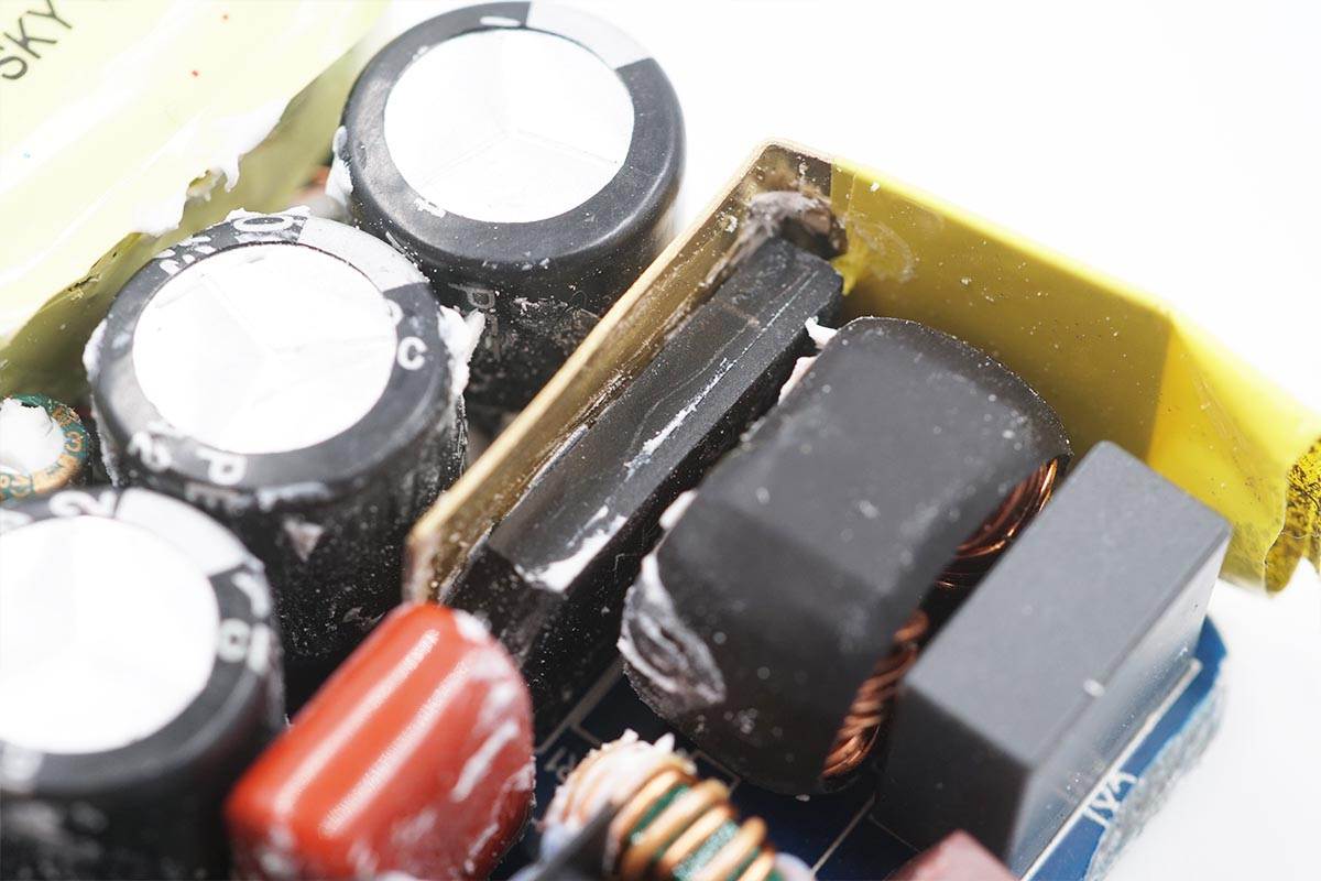 绿联45w双口快充拆解,绿联20瓦双口快充拆解