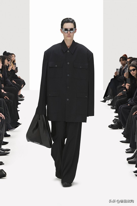 balenciaga克隆秀场,balenciaga21年时装秀