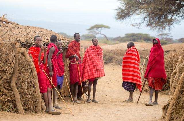 爱斯基摩人狩猎习俗,吃生肉的爱斯基摩人