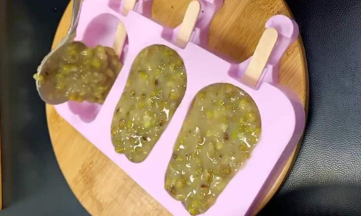 如何自制绿豆雪糕的做法,绿豆雪糕怎么做简单又好吃