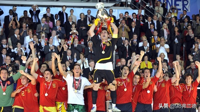 愿圣光与你同在是谁说的,愿圣光与你同在