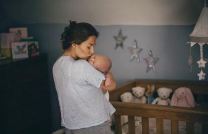 1岁小孩轻微脑出血的护理,宝宝摔伤脑出血半年没有什么症状