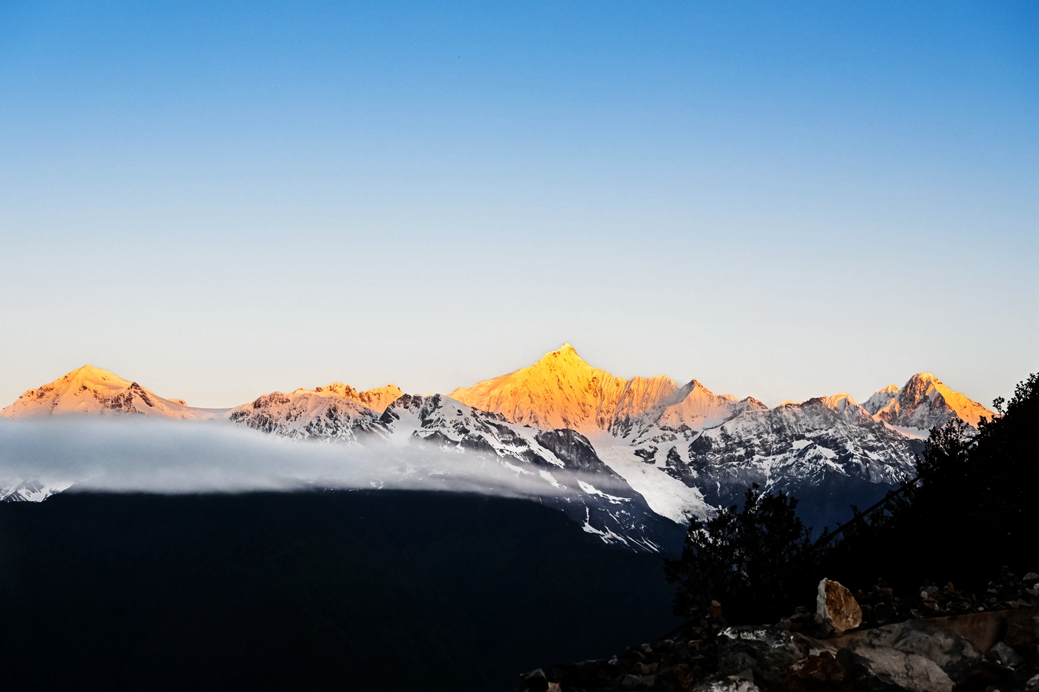 仰望雷克萨斯,卡瓦格博是什么神