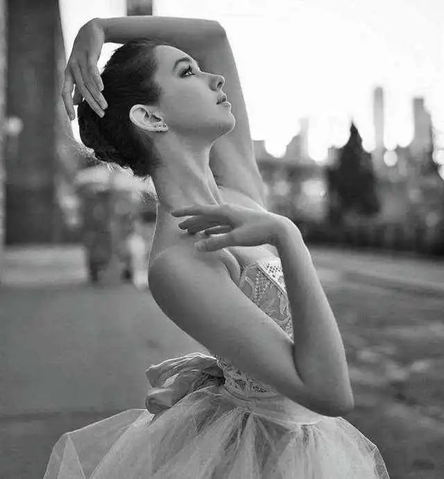 怎么瘦胳膊上的肉又美背,瘦后背和肩膀的肉的动作