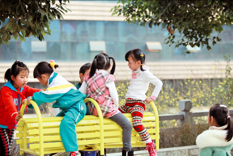 502胶水进眼睛有什么后果,502胶水滴到眼睛有什么危害