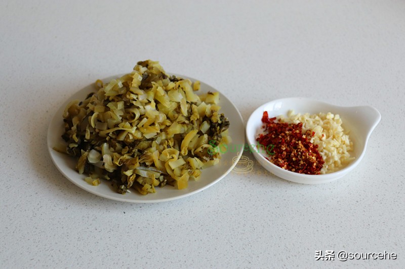 大厨教你酸菜怎么炒好吃,怎么做的酸菜又爽口又入味