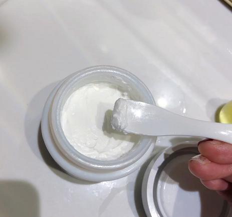 sk2的洗面奶和lamer的洗面奶哪个好,sk2和lamer是一个级别的嘛