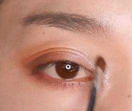 炉火纯青眼妆怎么画才好看,怎么画高级感的妆容眼妆才不晕妆