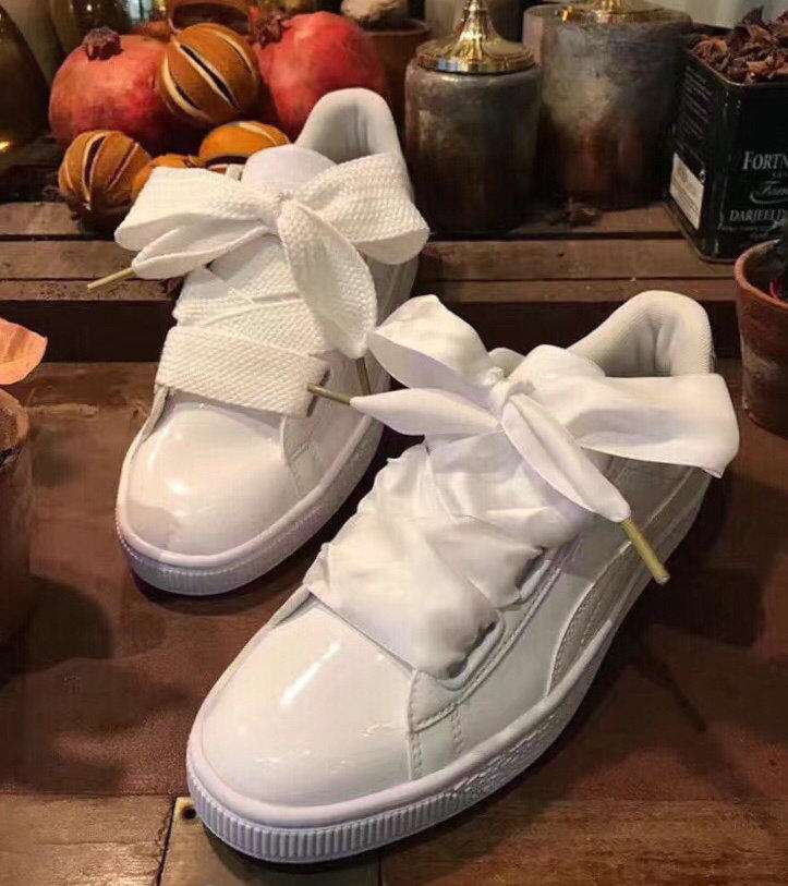 小白运动鞋配什么穿更好看,小白鞋和运动鞋哪个适合运动