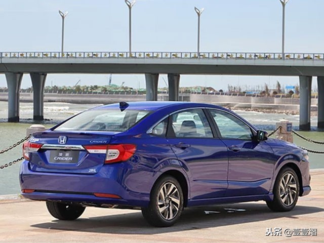 雅阁凌派和思域哪个比较好一点,雅阁对比凌派