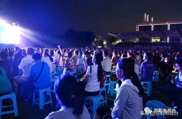 弥勒马拉松直升机撒玫瑰,弥勒马拉松用直升机撒玫瑰花