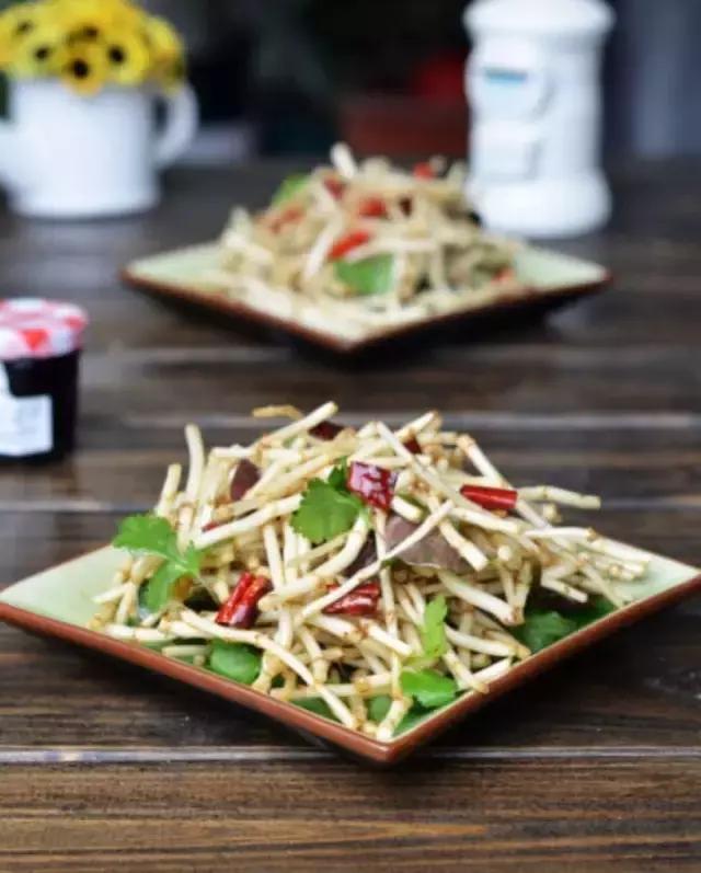 贵阳不光是辣味的，还有一种味道叫折耳根！