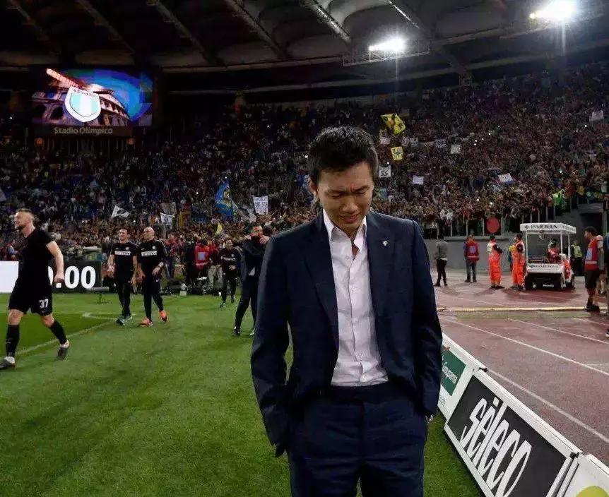 跟奶茶妹妹是同学，特朗普做校友，苏宁少东家接过苏宁小店家乐福