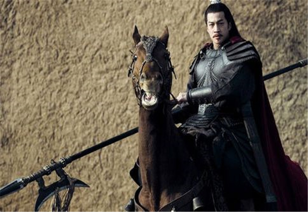 夏侯惇能和关羽战多少回合,夏侯惇和关羽单挑谁更占优