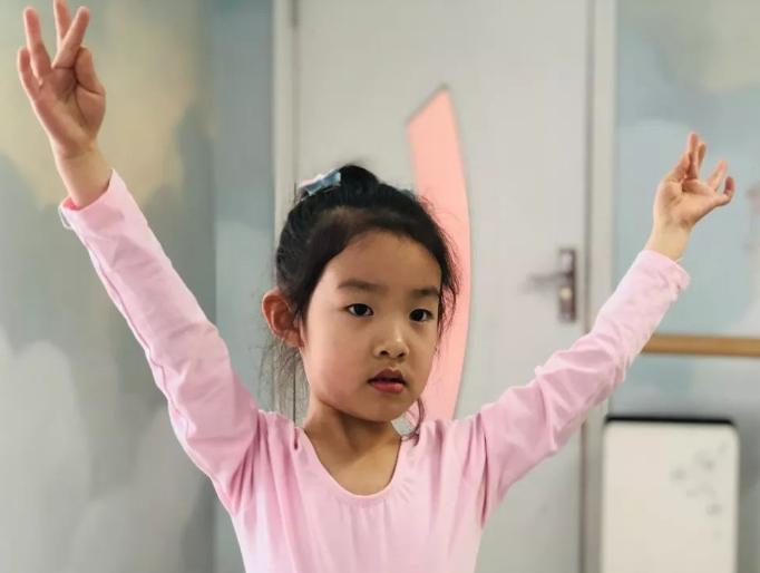 11岁女孩骨骼闭合了还能长高吗,13岁女孩骨缝闭合还能长个子吗