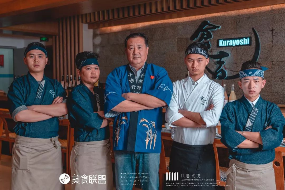 昆明唯一屋顶清真居酒屋，居然还能吃到活鳗鱼，48元清酒喝到嗨