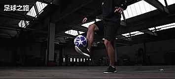 花式足球技巧学会了快去试试吧,简单花式足球过人技巧