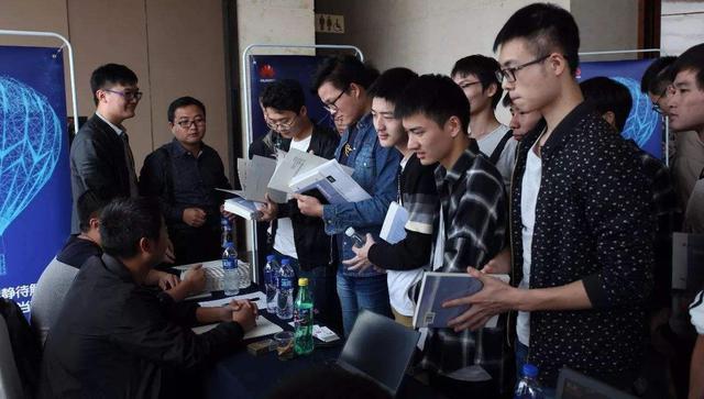 应届毕业生签了三方协议有何利弊,应届毕业签了三方协议还能再选吗