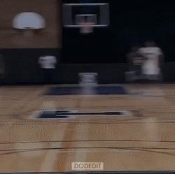 2米的中国胖虎!却一场未胜坐冷板凳,NCAA生涯出师不利?