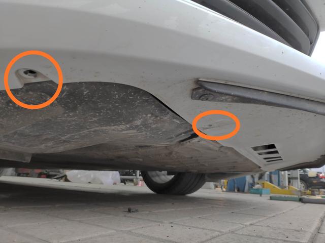 拆掉保险杠做油漆才能做得更完美，这辆保时捷博克斯特就是例子