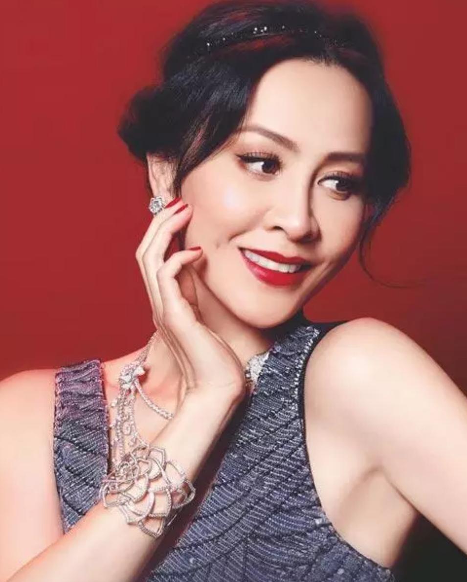 知名女演员爆料曾遭娱乐圈霸凌,知名女演员被爆退圈