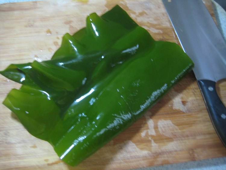 干海带一直泡水里会坏吗,吃不了的海带可以用清水浸泡着吗