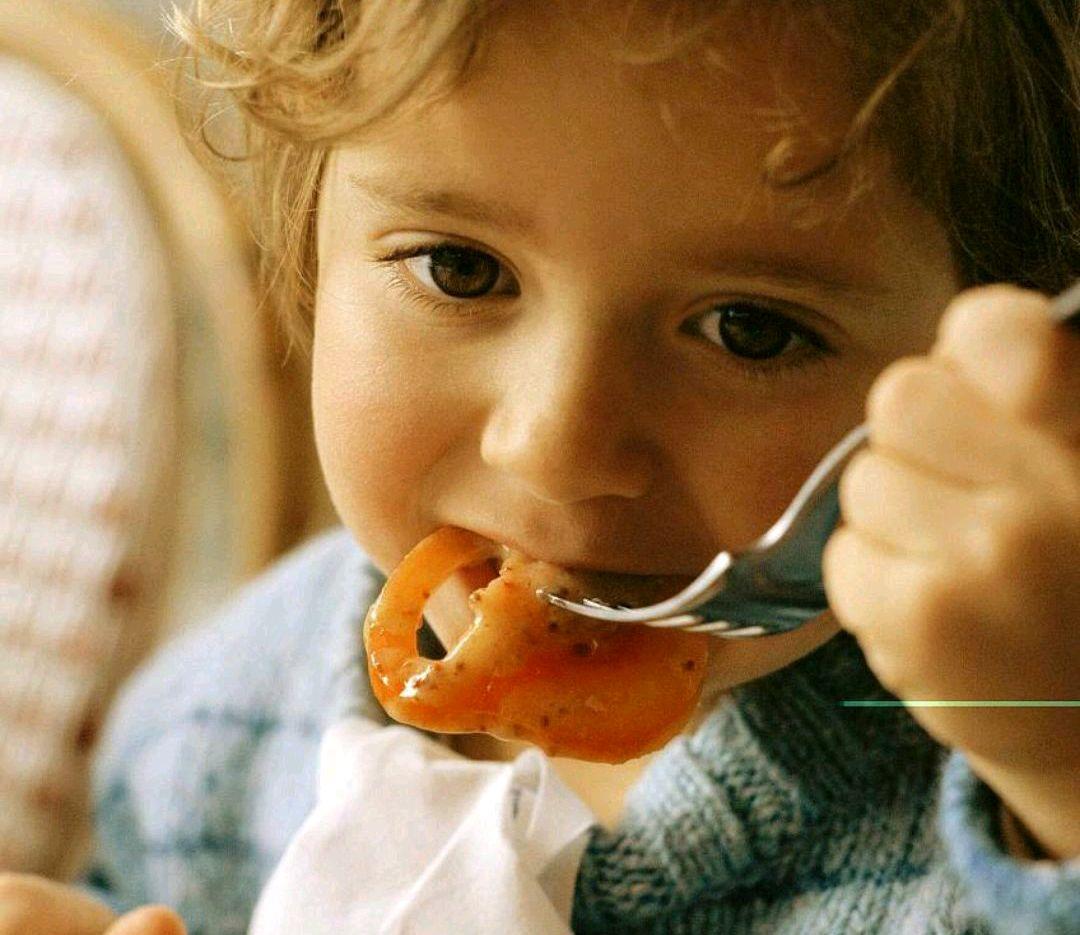 宝妈不吃饭宝宝会怎样,宝妈不吃水果宝宝会怎样