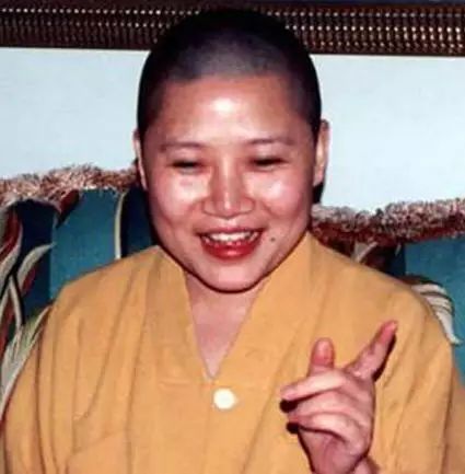 消失25年的李娜如今去哪了,李娜风头正盛时为何选择出家