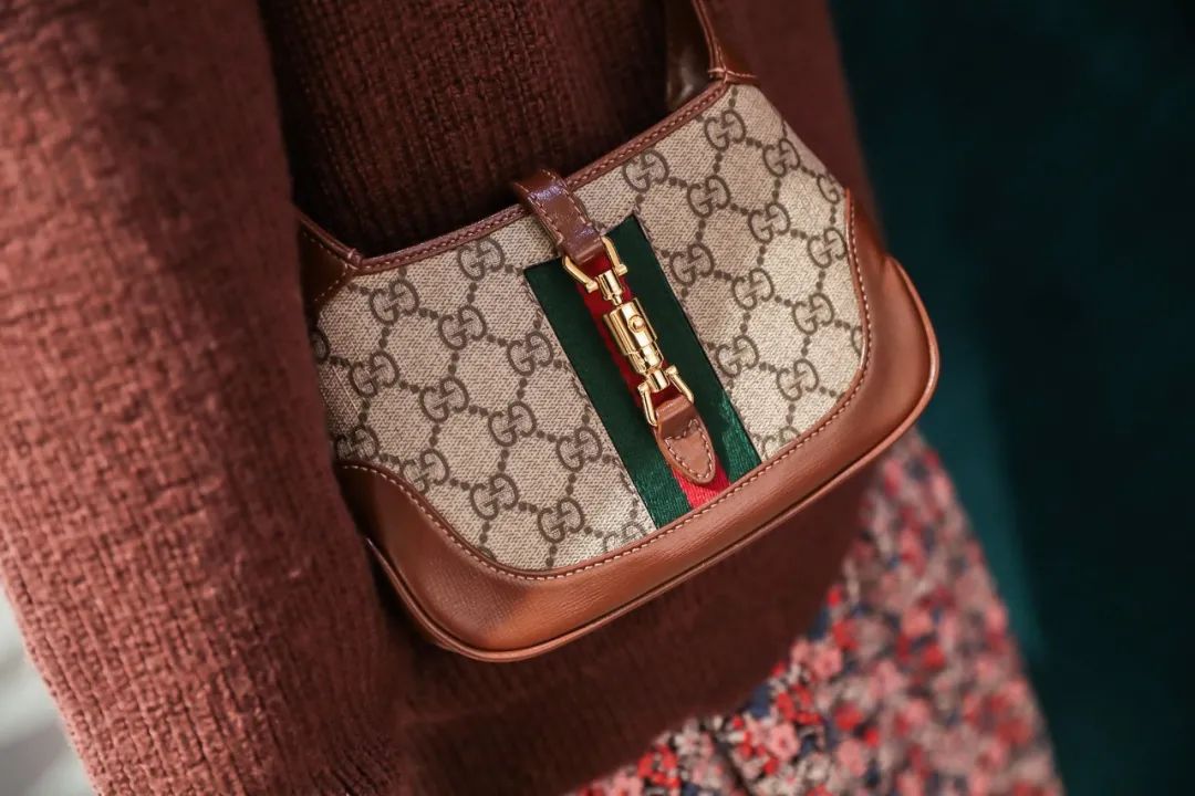 gucci线上跟实体店价格,gucci饼干白色