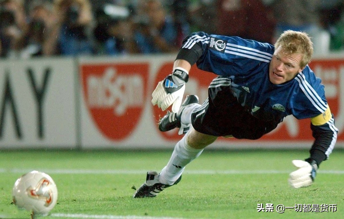 守门员防守技巧和细节,守门员在自己方进攻时都在干嘛