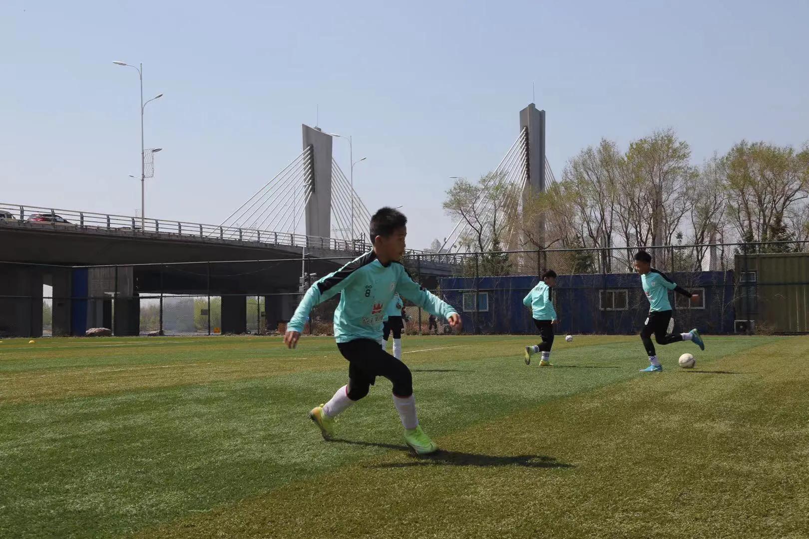 庄毅助阵辽沈足球青训发展现身2034杯赛场