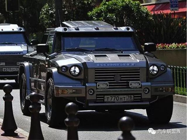 全球最霸气的十大越野车型,官员明星不敢买,油耗58升,可防枪击