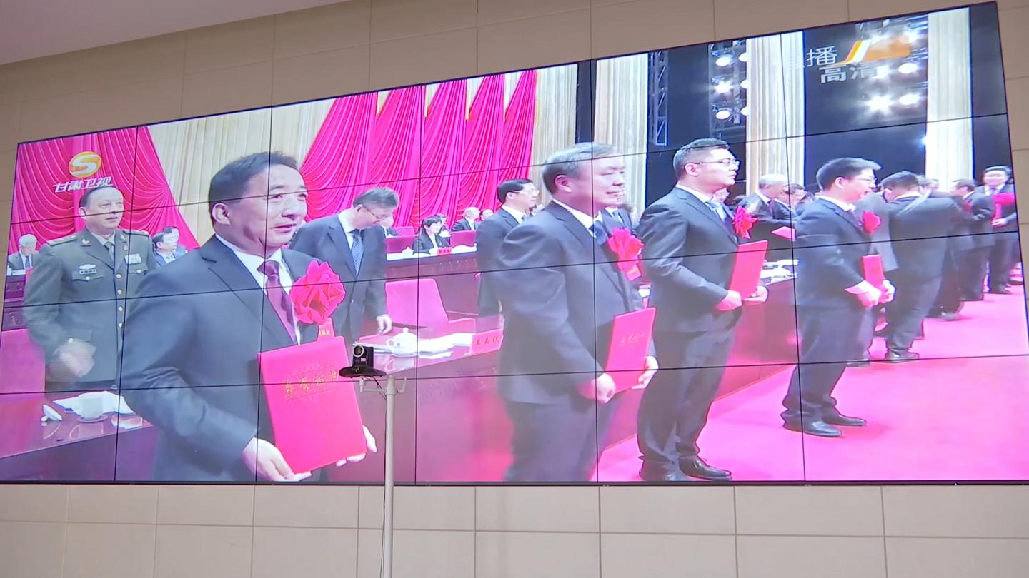 全省脱贫攻坚总结表彰大会在瓜州县引起热烈反响