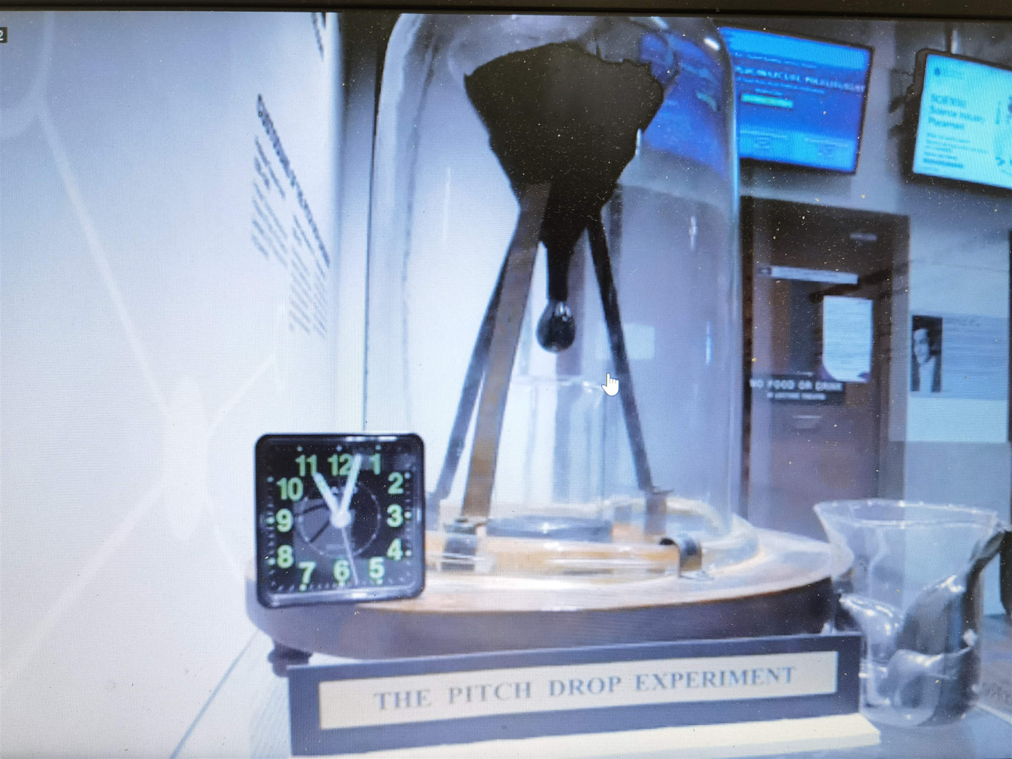 沥青滴漏实验成功案例,沥青滴漏实验想证明什么