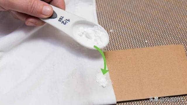 洗衣机衣服染色怎么洗掉妙招,红色的衣服染色怎么洗掉妙招