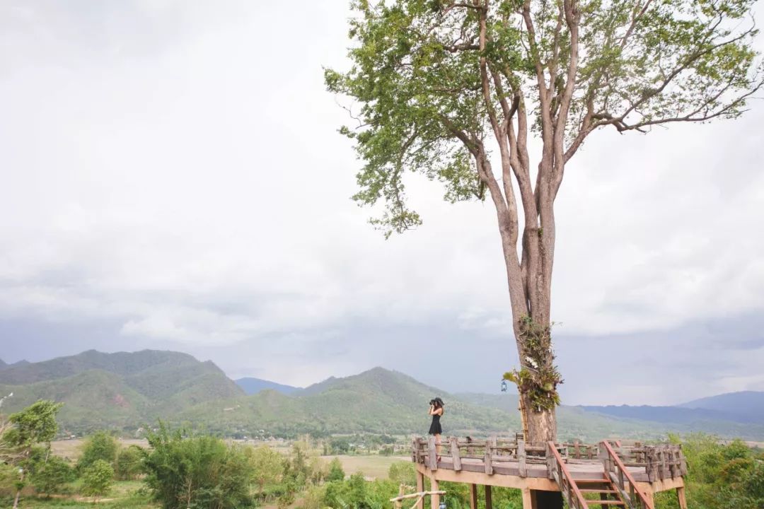 泰国万人灯火节,泰国万人天灯节