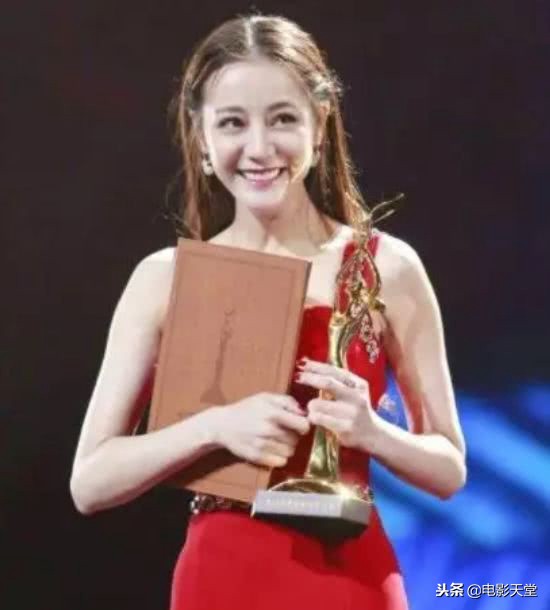 迪丽热巴或成烂片女王？出演的电视剧豆瓣评分，唯独这一部及格了