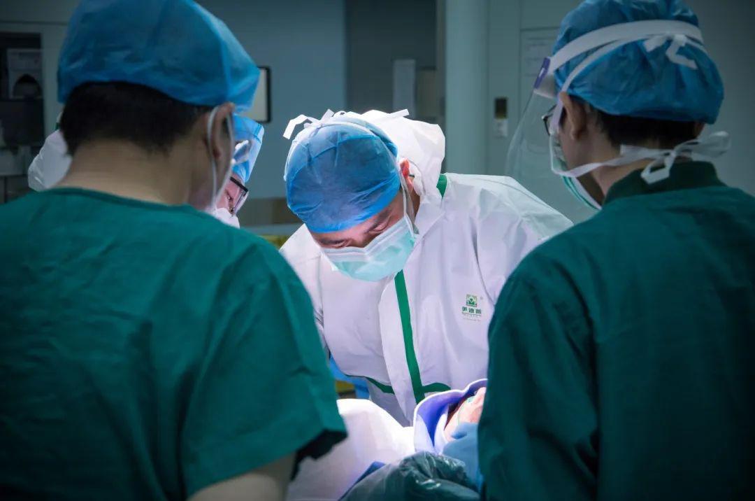 命悬一线，紧急救援！前海人寿广州总医院成功开展气管切开手术